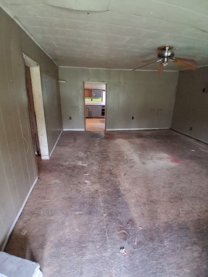 214 Pyle St - Photo 7 of 22