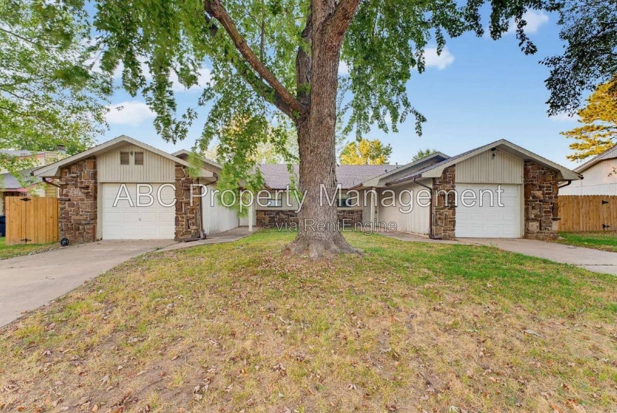 2503 Turtle Creek Dr - Photo 3 of 18