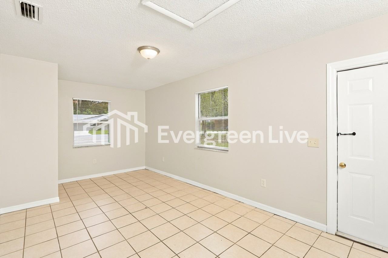 1114 Apollo Ct - Photo 5 of 15
