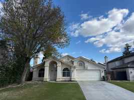 featured image of 804 Loch Lloyd Ln