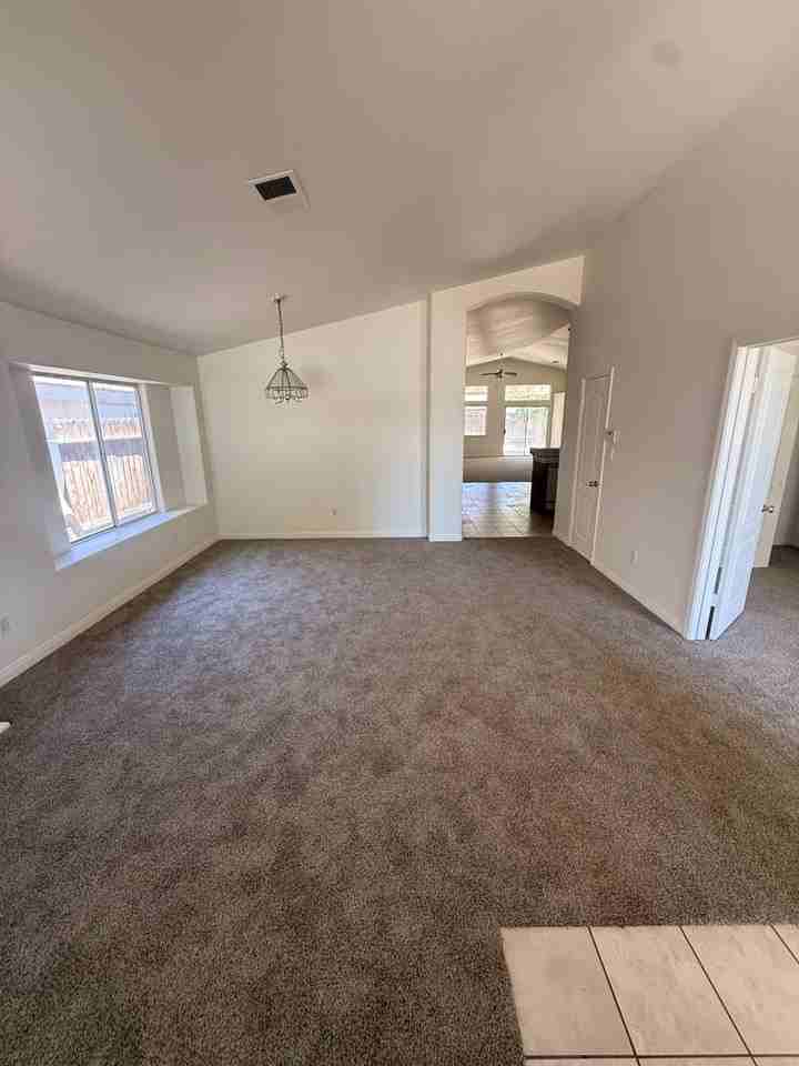 804 Loch Lloyd Ln - Photo 2 of 26