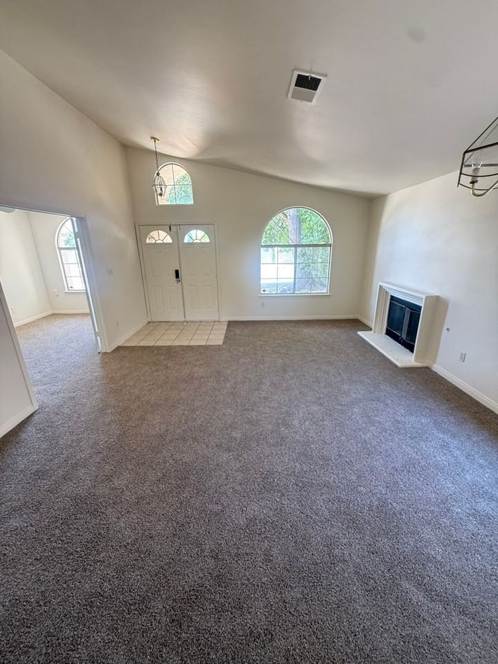 804 Loch Lloyd Ln - Photo 3 of 26