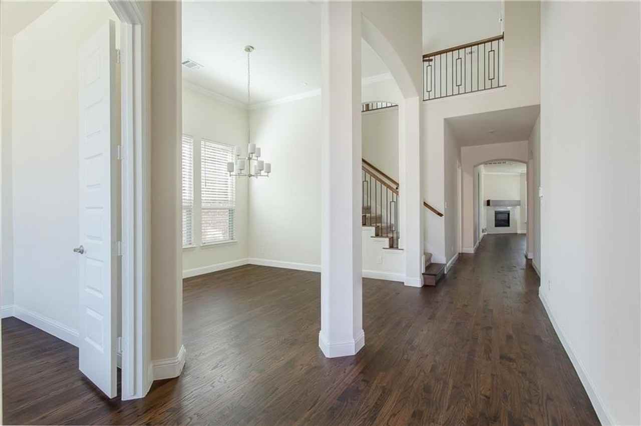 2064 Remington Dr - Photo 2 of 35