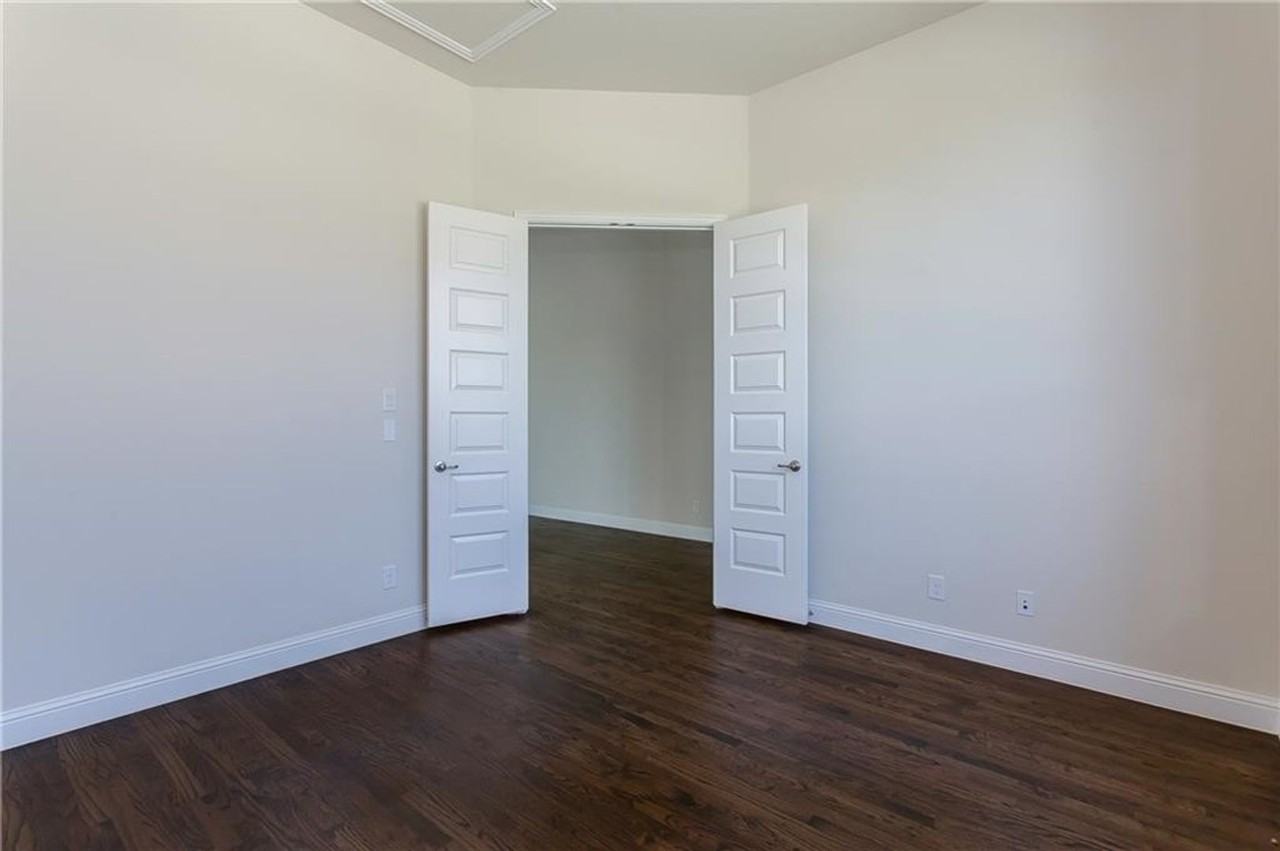 2064 Remington Dr - Photo 4 of 35