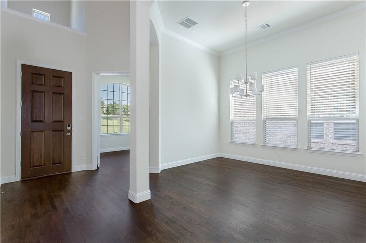 2064 Remington Dr - Photo 5 of 35
