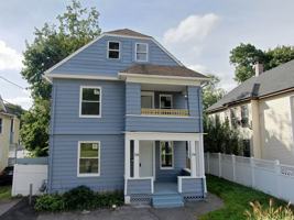 featured image of 218 E Pearl St