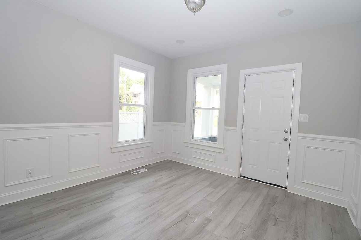 218 E Pearl St - Photo 4 of 17