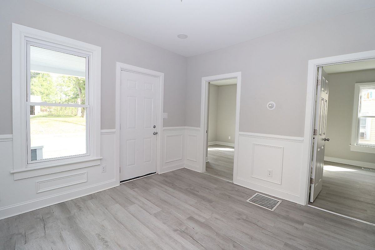 218 E Pearl St - Photo 5 of 17