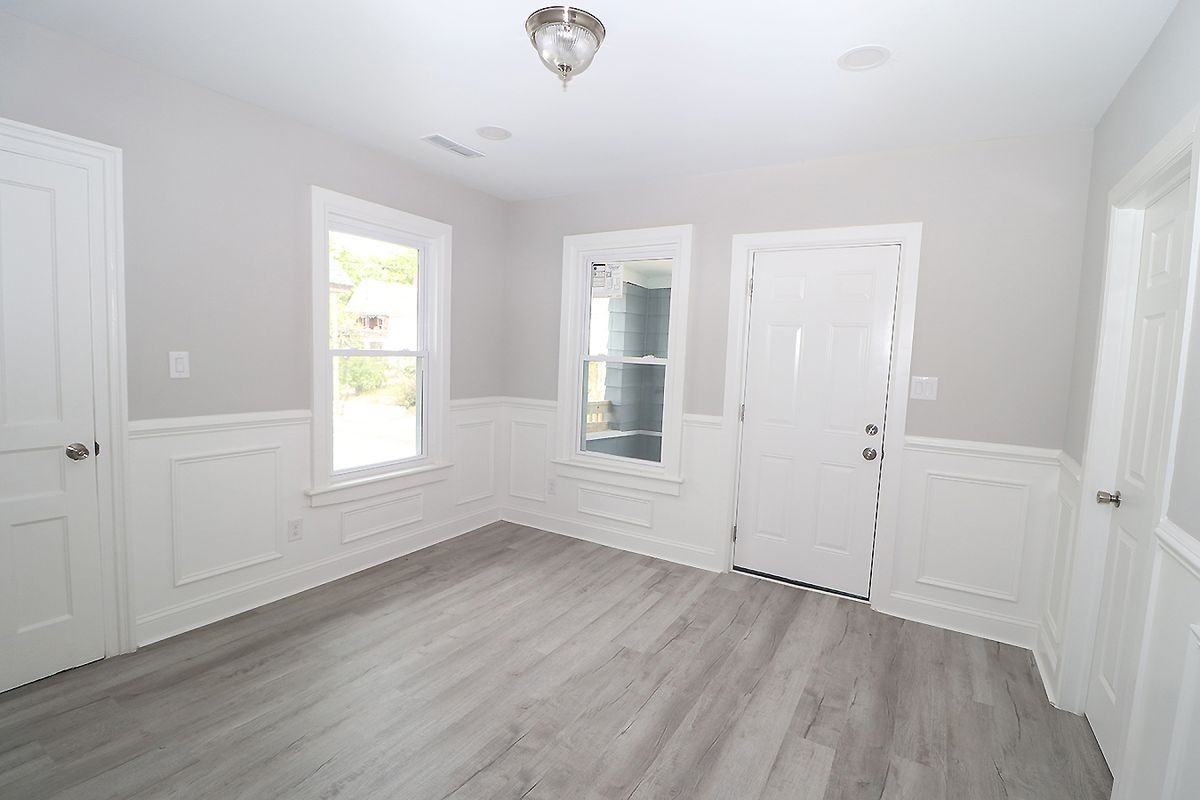 216 E Pearl St - Photo 3 of 17