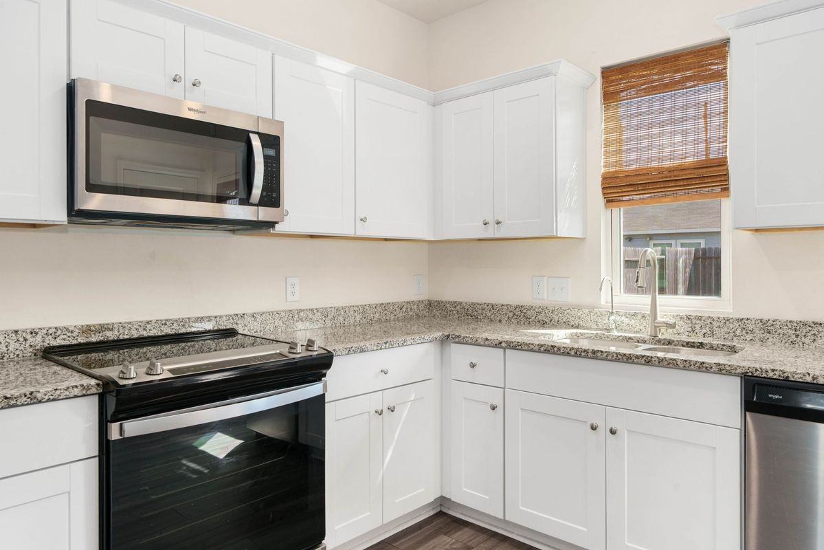 1073 Water Oak Ln - Photo 6 of 18