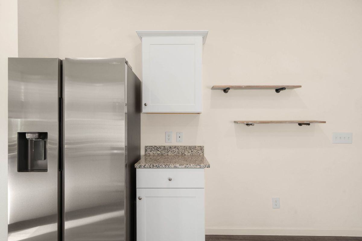 1073 Water Oak Ln - Photo 7 of 18