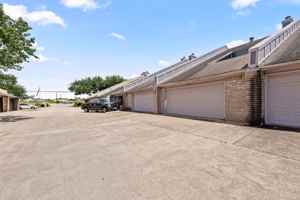 featured image of 3813 Landmark Dr