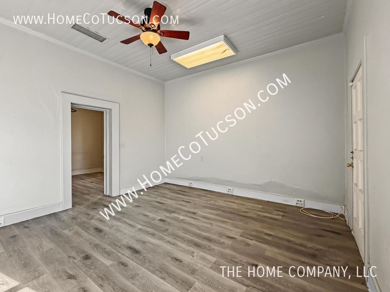 529 S Main Ave - Photo 3 of 19