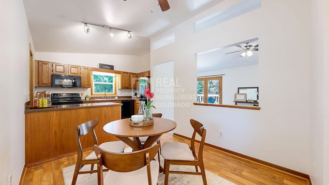 2301 42nd Avenue Ct - Photo 3 of 30