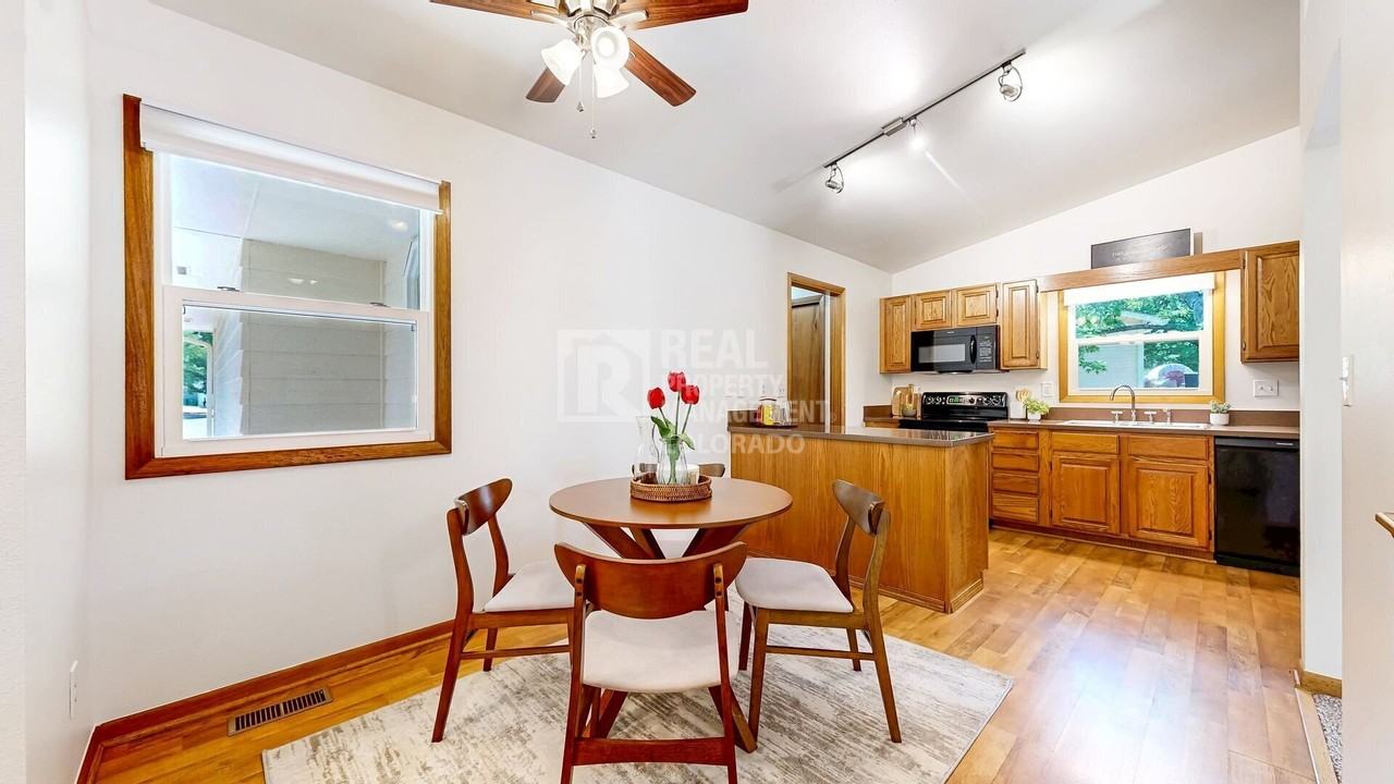 2301 42nd Avenue Ct - Photo 4 of 30