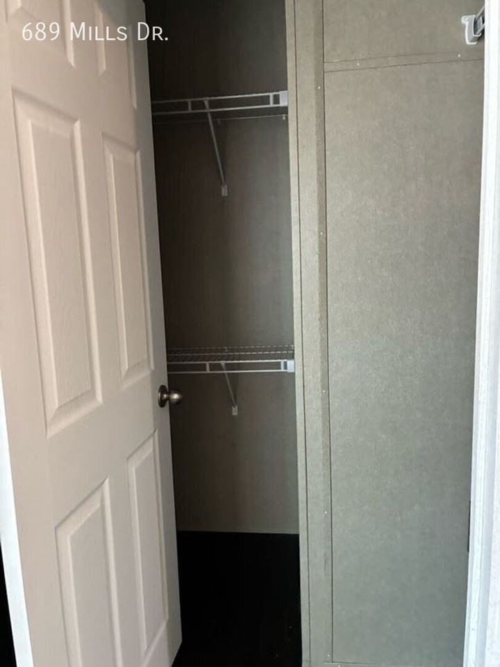 689 Mills Dr - Photo 6 of 19