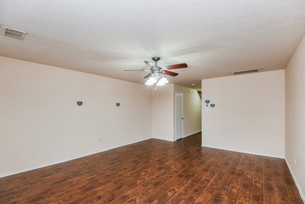 4852 Waterford Dr - Photo 6 of 17