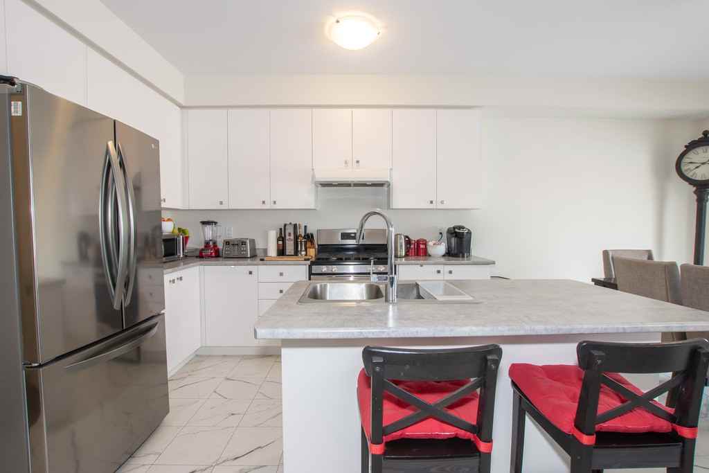 26 Peach St - Photo 4 of 20