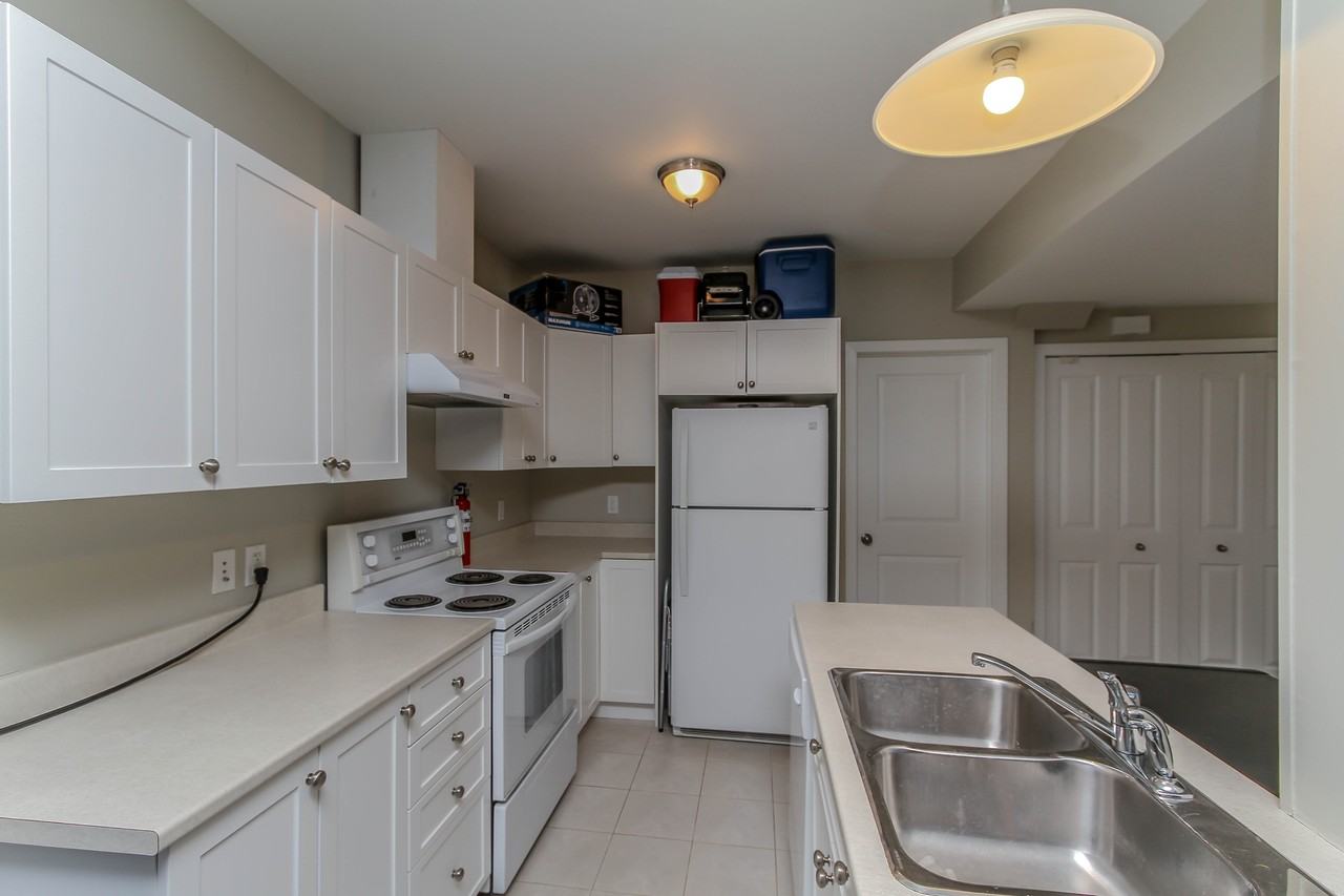 132 Glenora St Bsmt #Bsmt - Photo 6 of 10