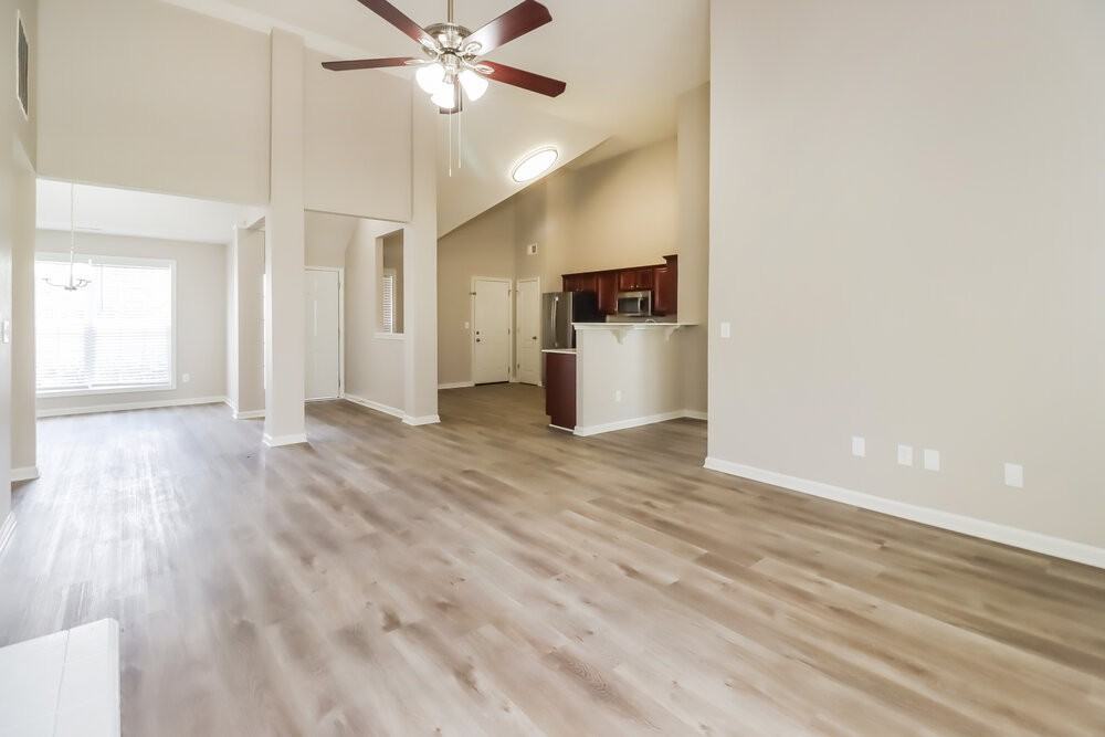 215 Gilliam Ct - Photo 4 of 16