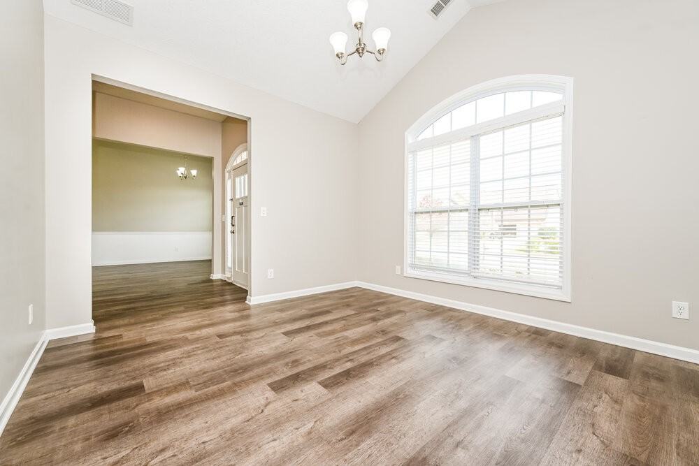 9025 Aldbury Dr - Photo 5 of 17