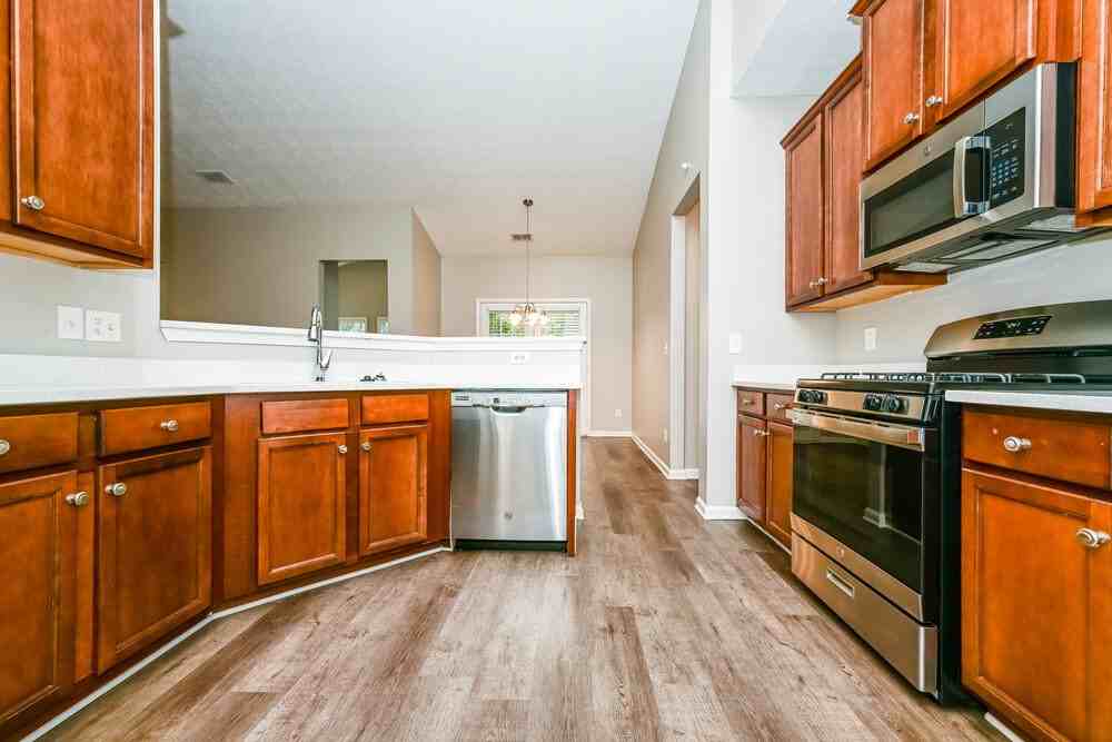 9025 Aldbury Dr - Photo 7 of 17
