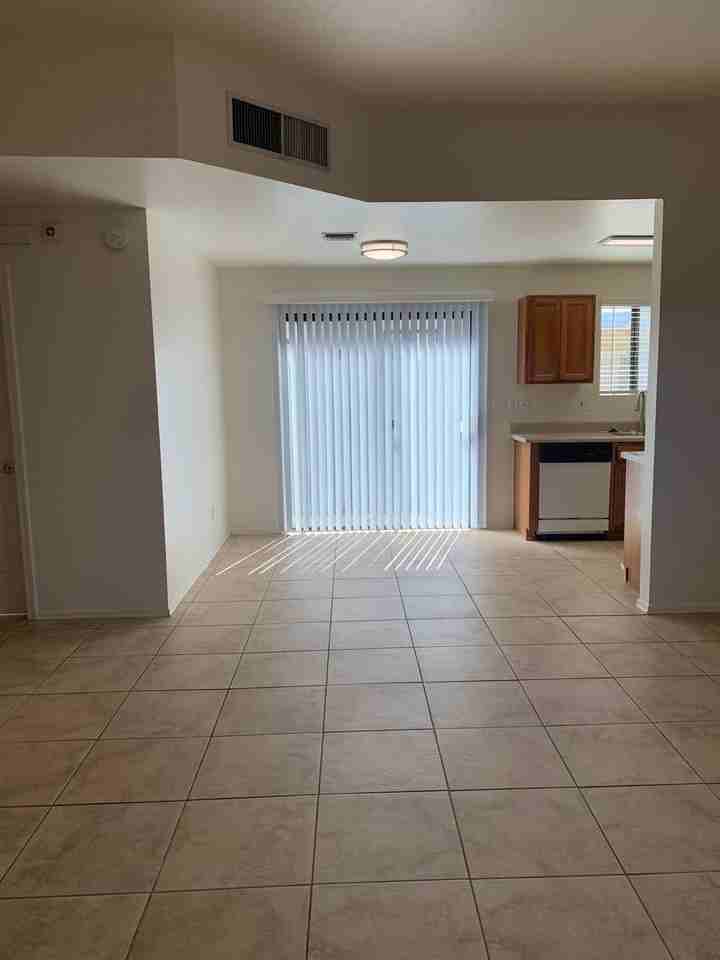 9110 E Esperanza Dr - Photo 5 of 30