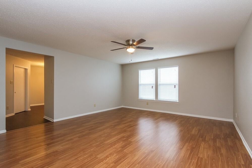 2858 Ludwig Dr - Photo 2 of 17