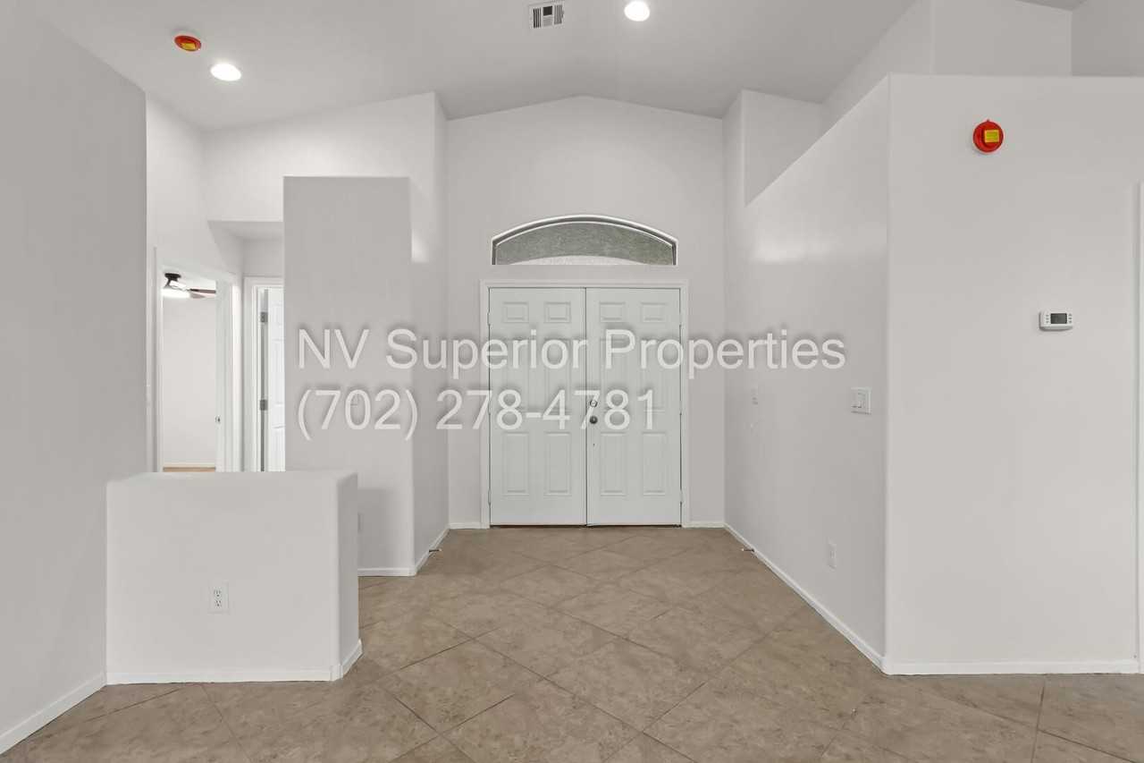 1204 Cindy Love Ave - Photo 4 of 49