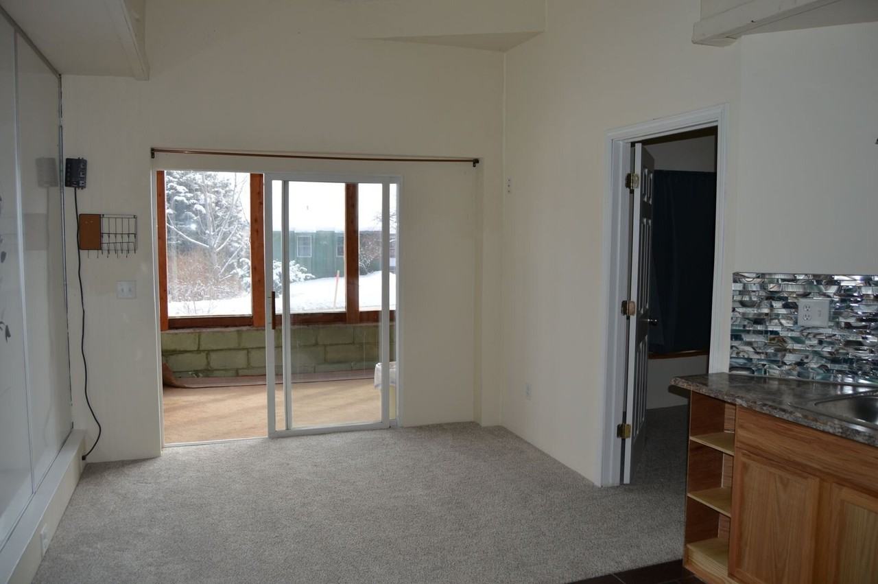 4170 Hearthside Dr - Photo 3 of 33