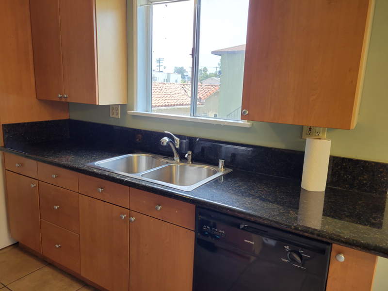 1439 S Sierra Bonita Ave - Photo 5 of 17