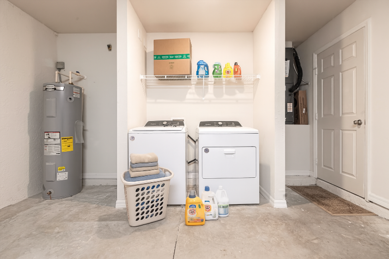 12443 Buffing Rd - Photo 7 of 32