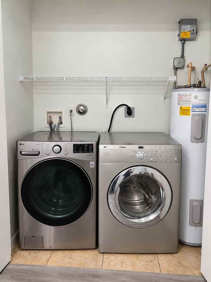 3048 Nw 56th St - Photo 3 of 6