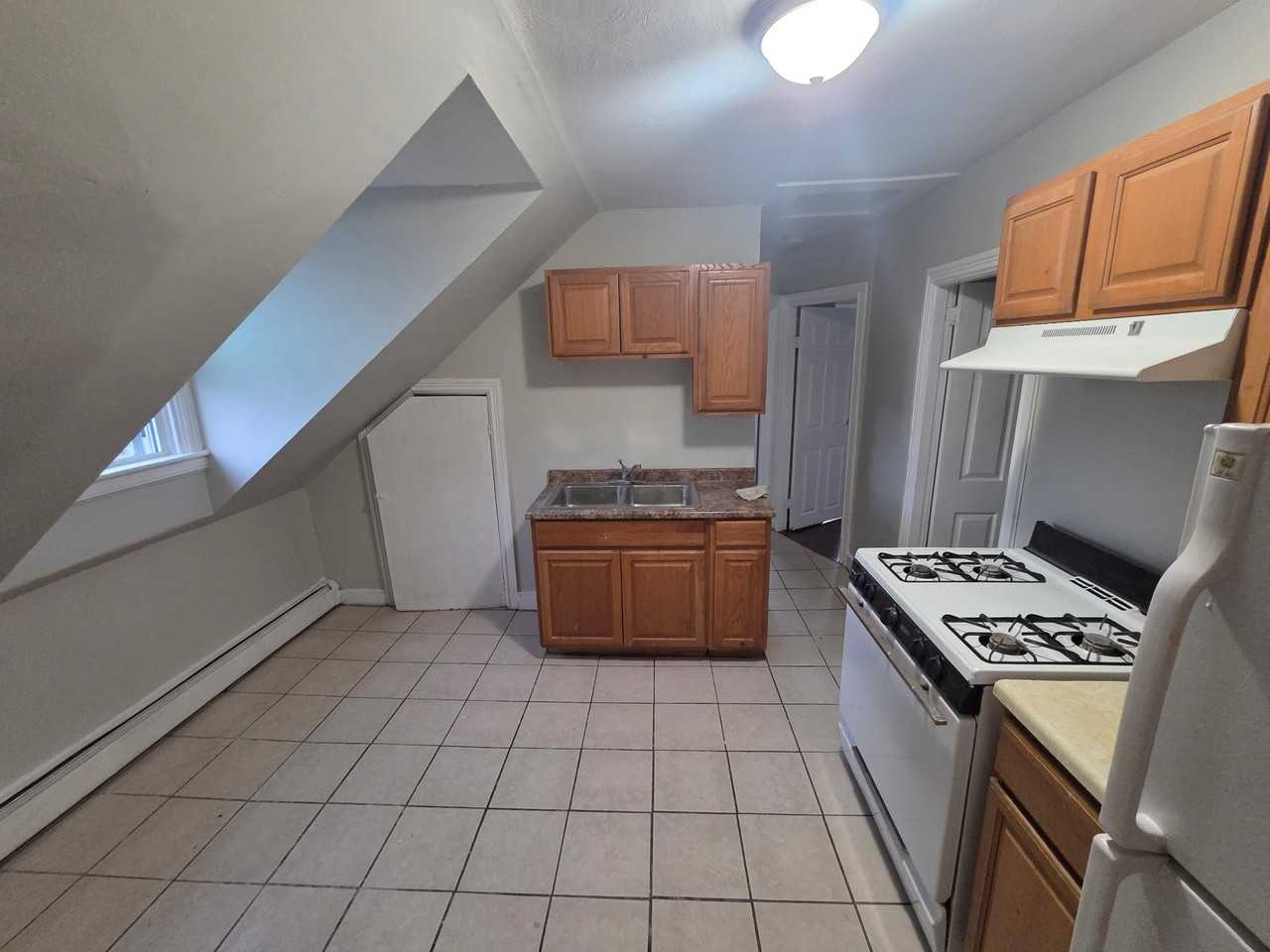 68 Walnut St #3 - Photo 4 of 8