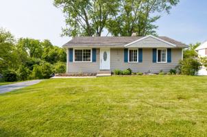 featured image of 911 W Briarcliff Dr