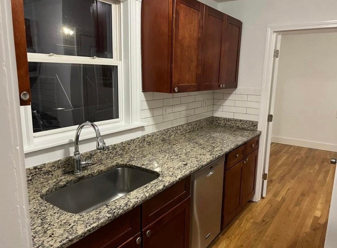 13 Clarendon Ave #03 - Photo 2 of 6