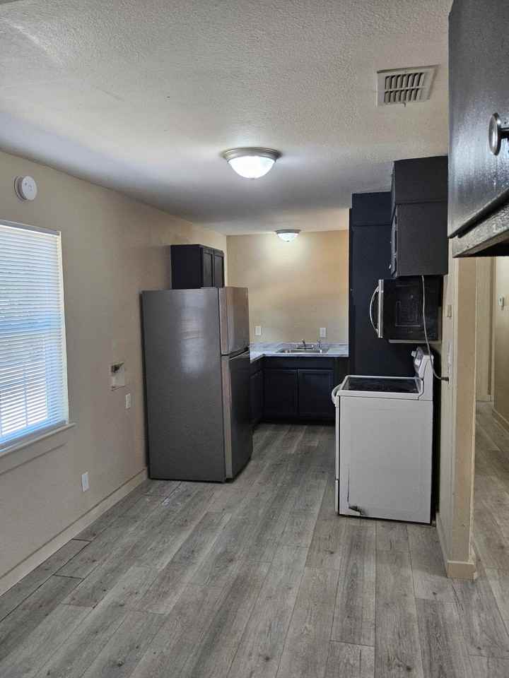 5326 Taos Dr - Photo 3 of 8