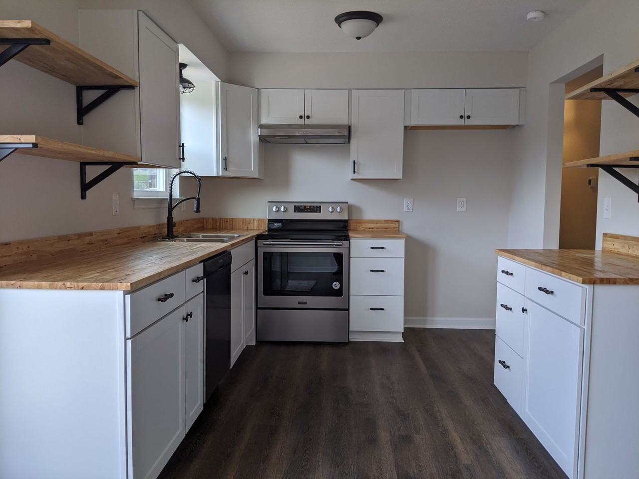 6211 Canoe Ln - Photo 4 of 18