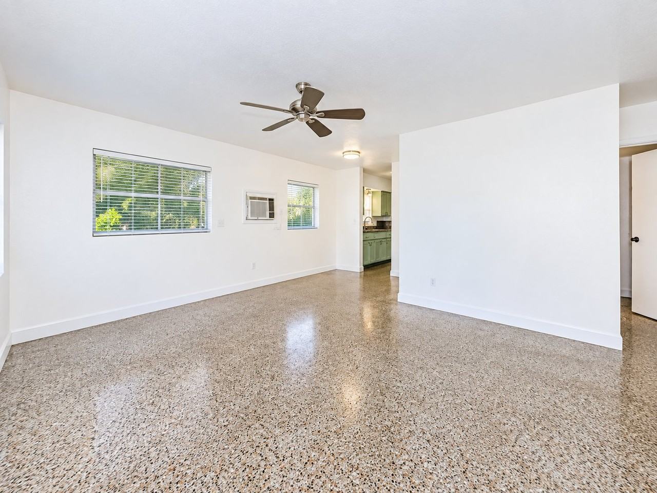 265/267 38Th Ave Se #267 - Photo 6 of 18