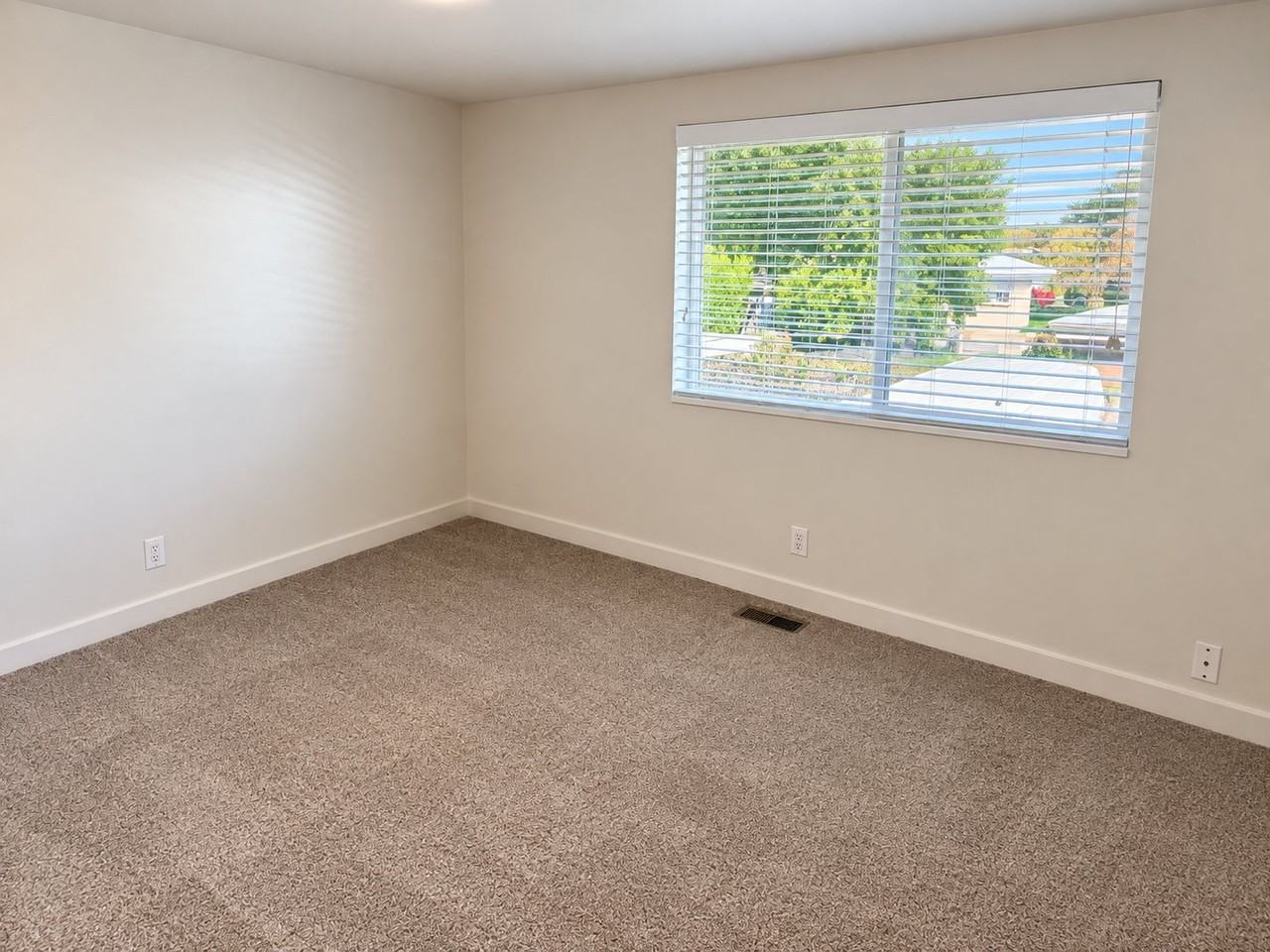 2117 E St #E - Photo 6 of 13