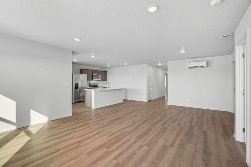 806 E K St - Photo 6 of 24