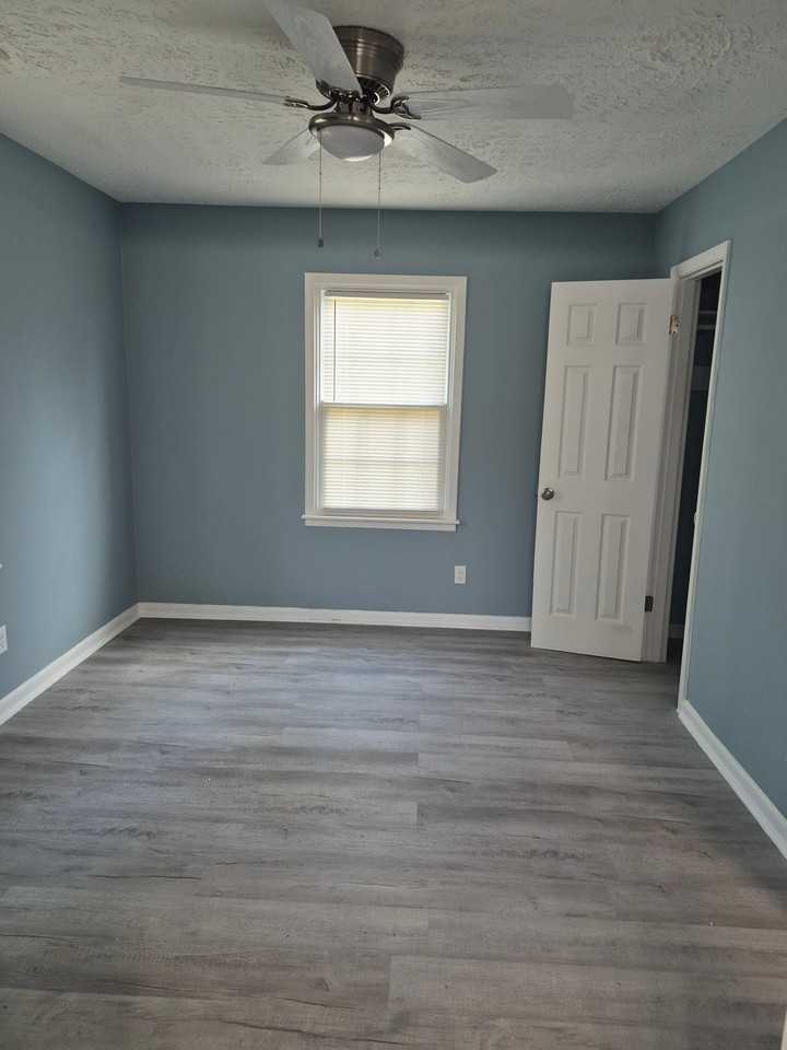 340 Douglas St - Photo 2 of 4