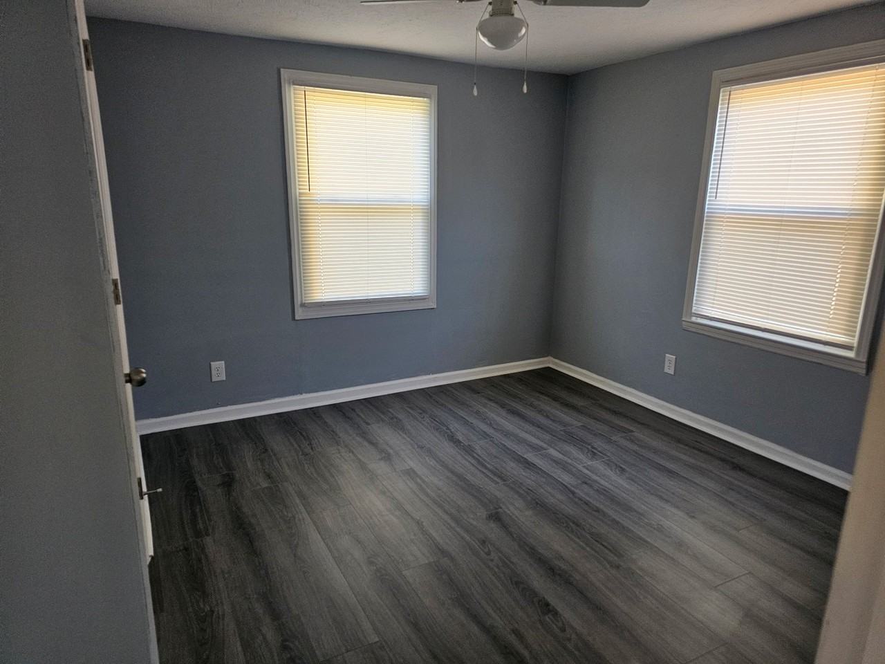 1117 S Pine St - Photo 4 of 4