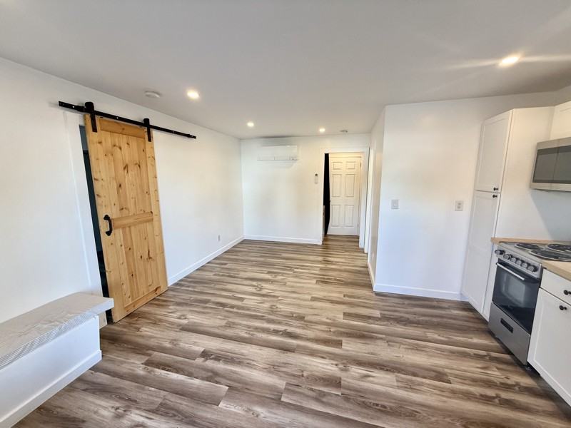 6A Marlyn Dr #A - Photo 2 of 8