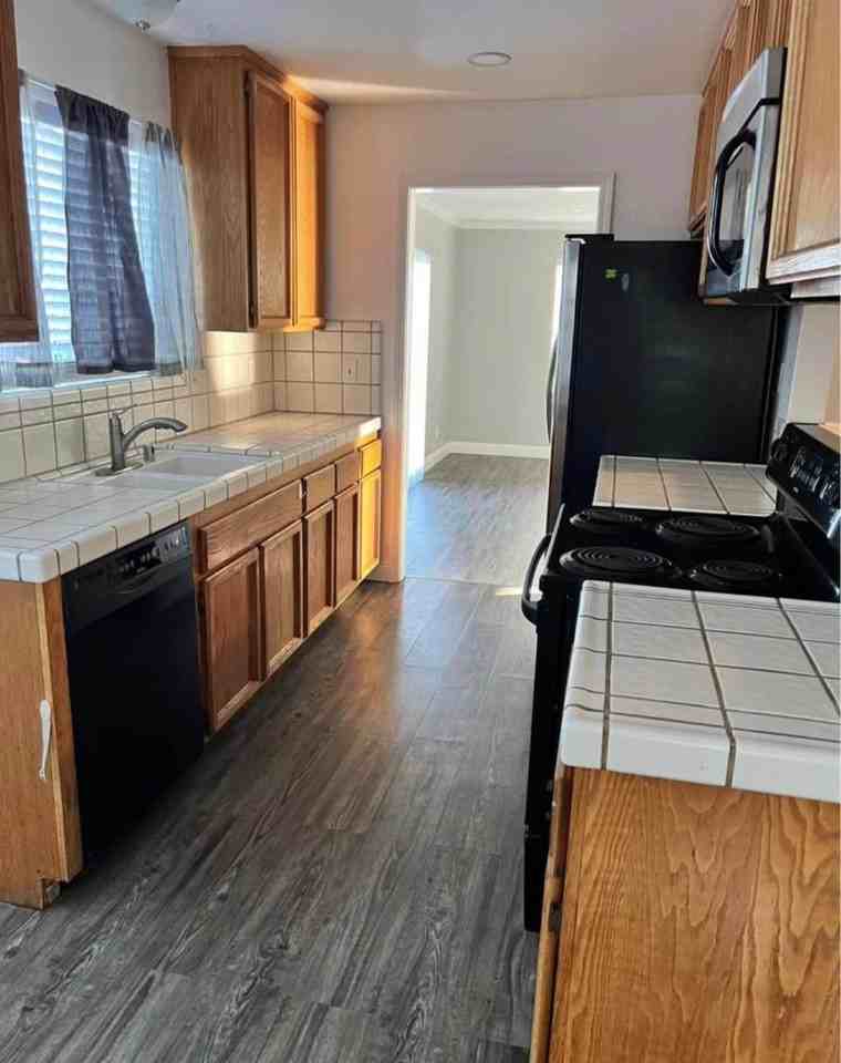 2632 Baltic Dr - Photo 4 of 11