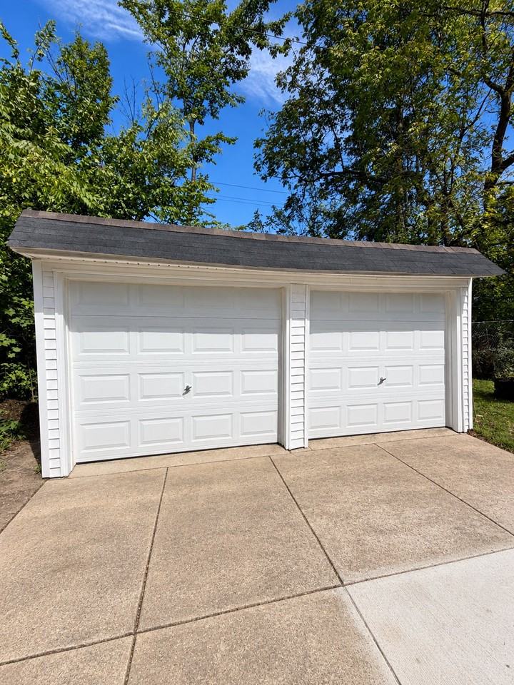 13311 S Parkway Dr - Photo 3 of 15