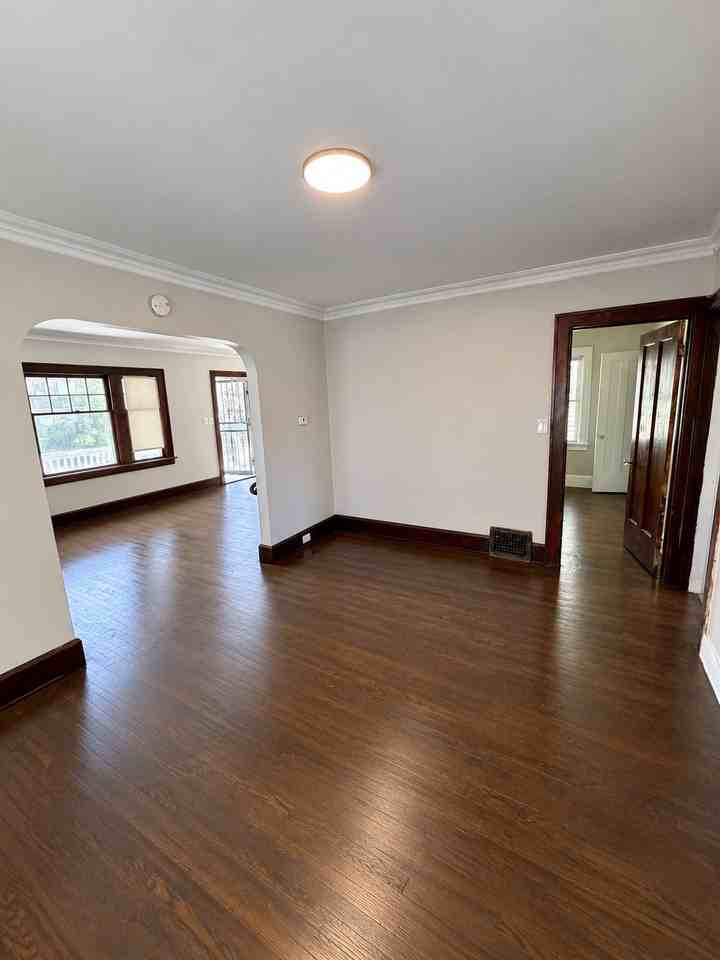 13311 S Parkway Dr - Photo 4 of 15