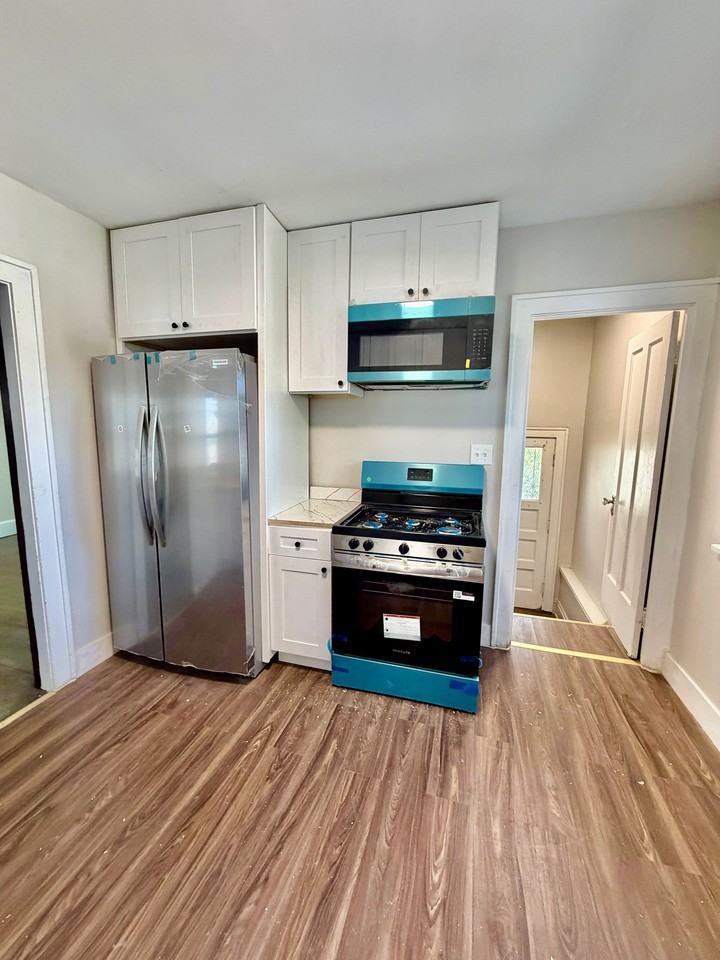 13311 S Parkway Dr - Photo 7 of 15