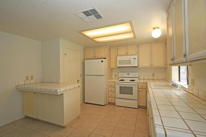 78615 Bottlebrush Dr - Photo 5 of 17