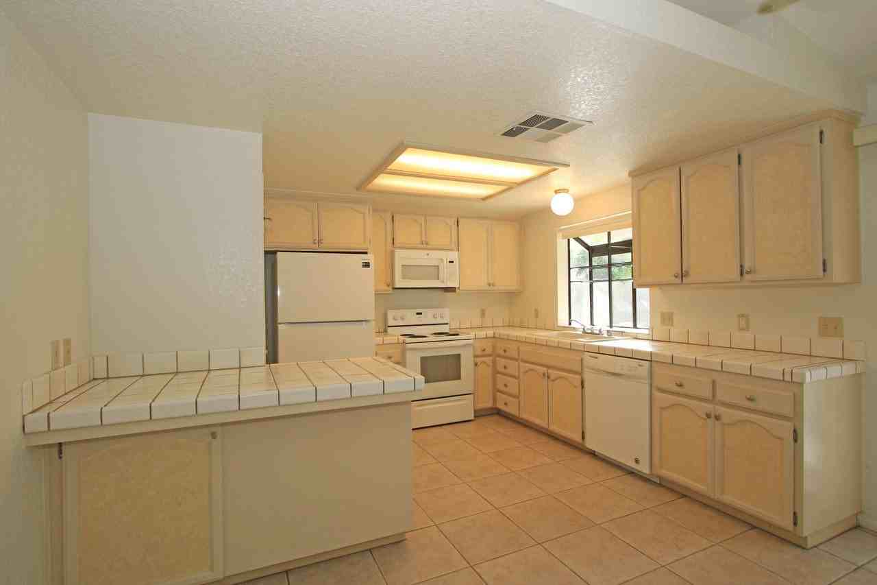 78615 Bottlebrush Dr - Photo 6 of 17